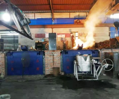 中頻熔化爐客戶(hù)使用現(xiàn)場(chǎng)